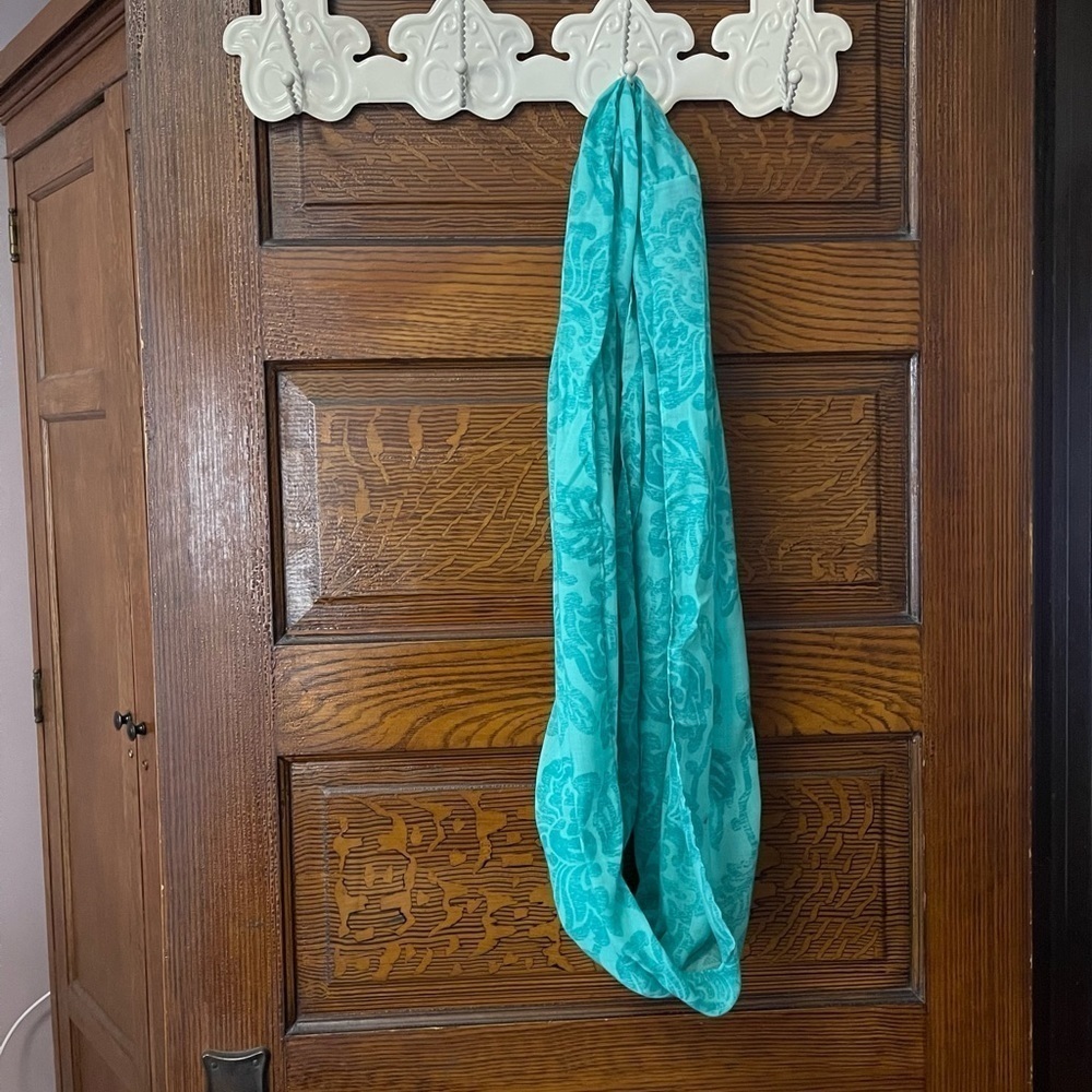 3 Infinity Scarves - Picture 4 of 6
